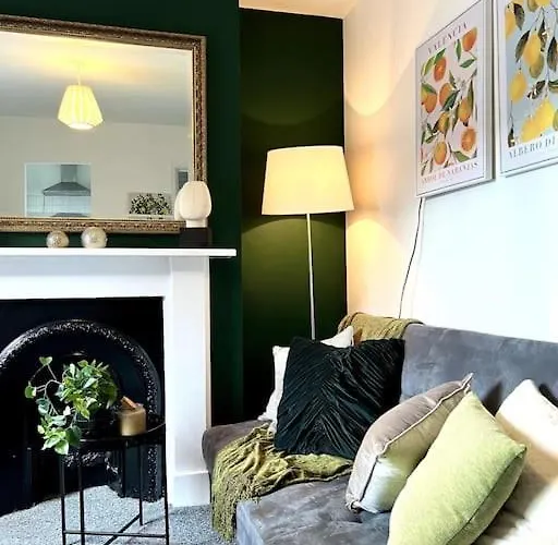 Green Suite - Central Reading - Relocators - Work