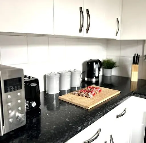 Green Suite - Central Reading - Relocators - Work